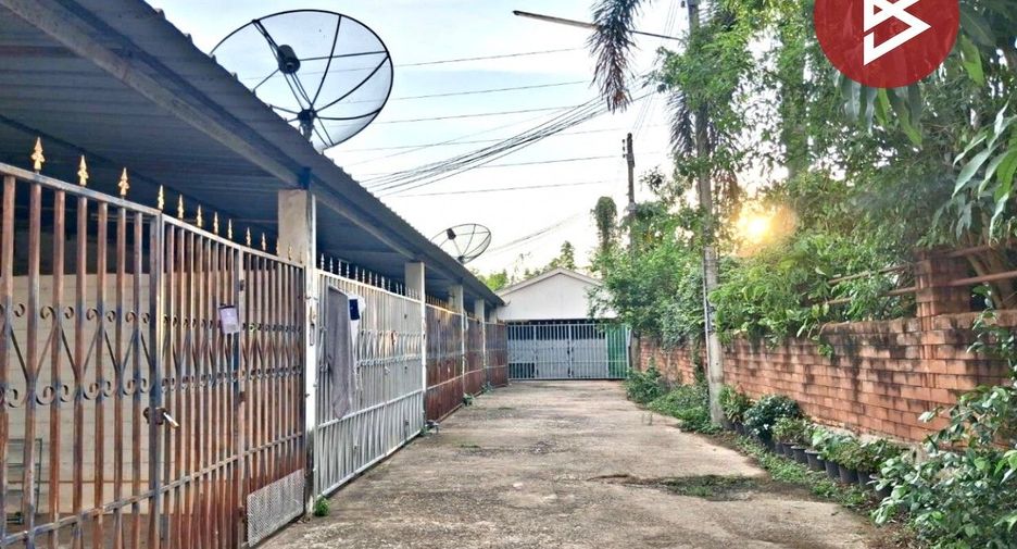 出售 2 卧室 联排别墅 在 Mueang Uttaradit, Uttaradit