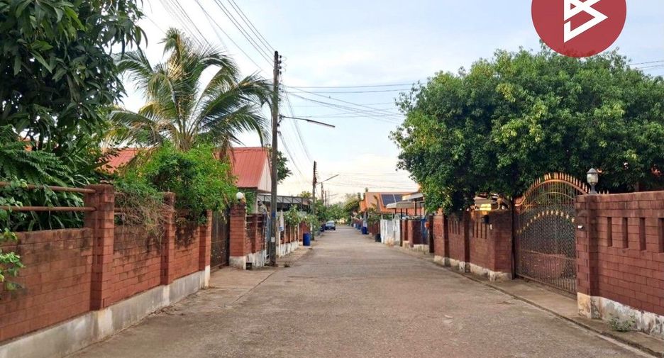 出售 2 卧室 联排别墅 在 Mueang Uttaradit, Uttaradit