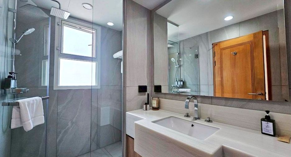 For rent 3 bedrooms apartment in Khlong Toei, Bangkok