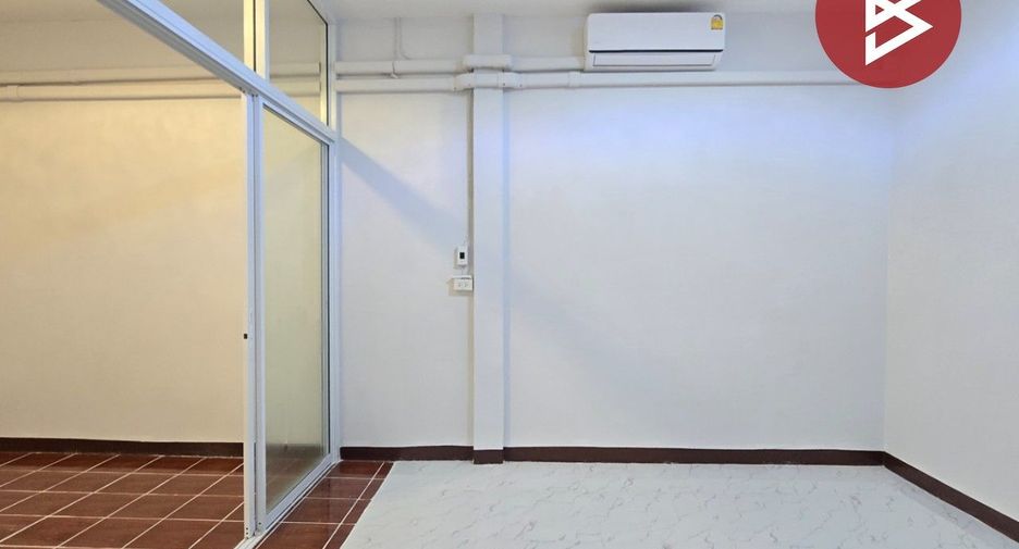 À vendre 1 chambre maison de ville à Mueang Samut Prakan, Samut Prakan