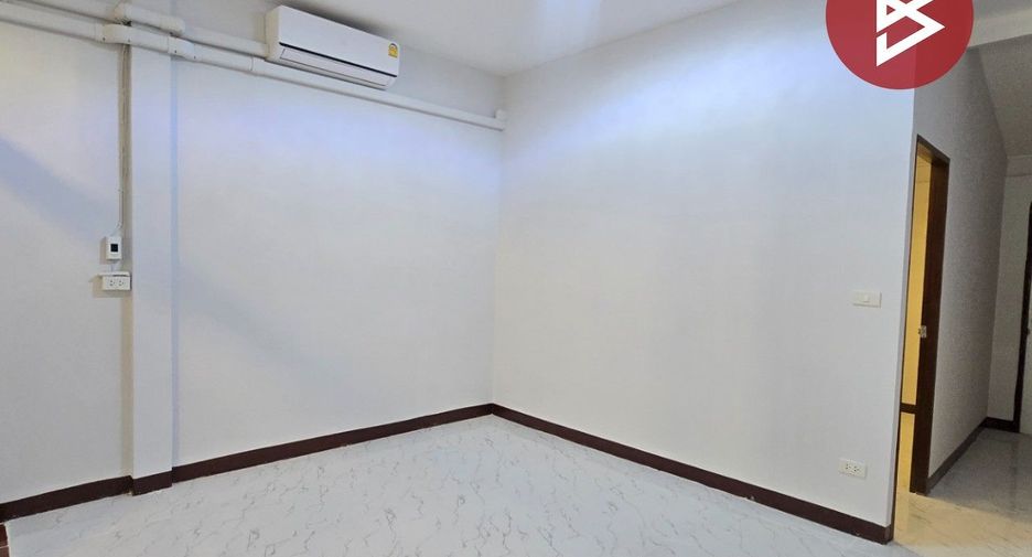À vendre 1 chambre maison de ville à Mueang Samut Prakan, Samut Prakan