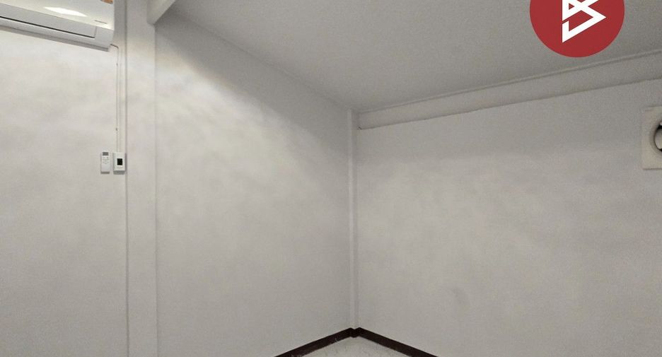 À vendre 1 chambre maison de ville à Mueang Samut Prakan, Samut Prakan