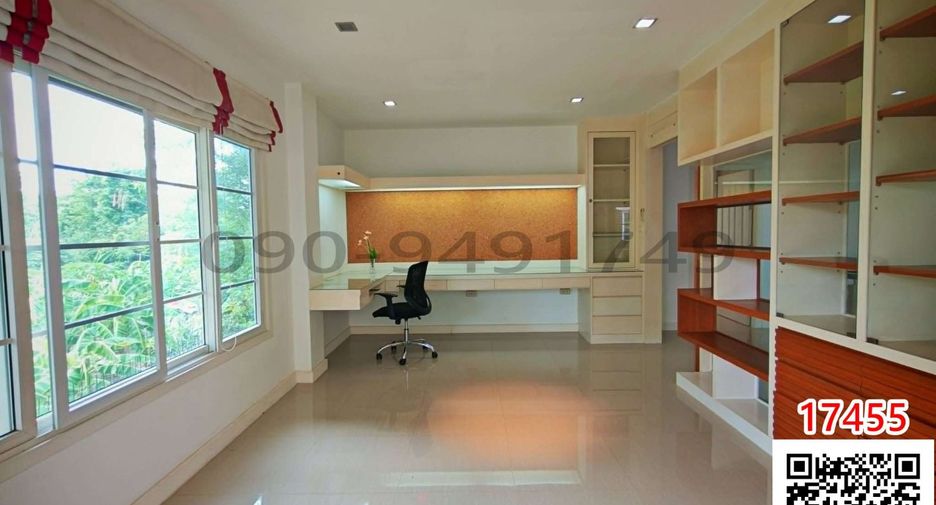 For rent 4 ベッドルーム house in Sathon, Bangkok