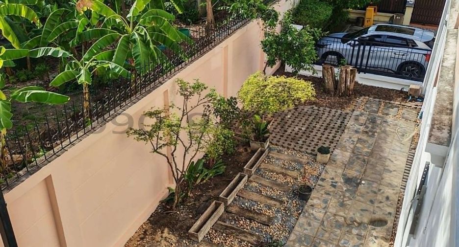 For rent 4 ベッドルーム house in Sathon, Bangkok