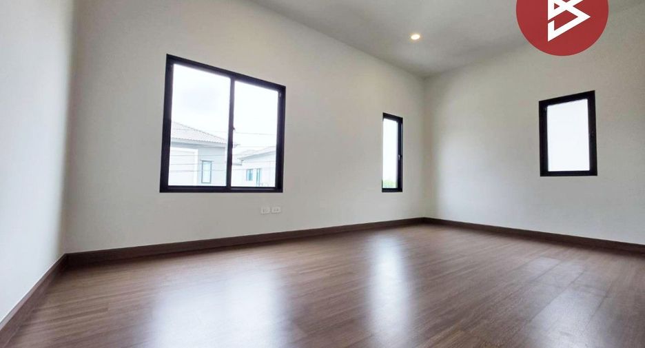 Haus zum Kauf mit 3 Zimmer in Khlong Sam Wa, Bangkok