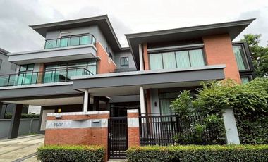 For sale 5 bedrooms house in Saphan Sung, Bangkok