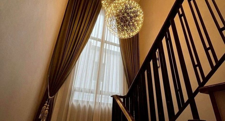 For sale 5 bedrooms house in Saphan Sung, Bangkok