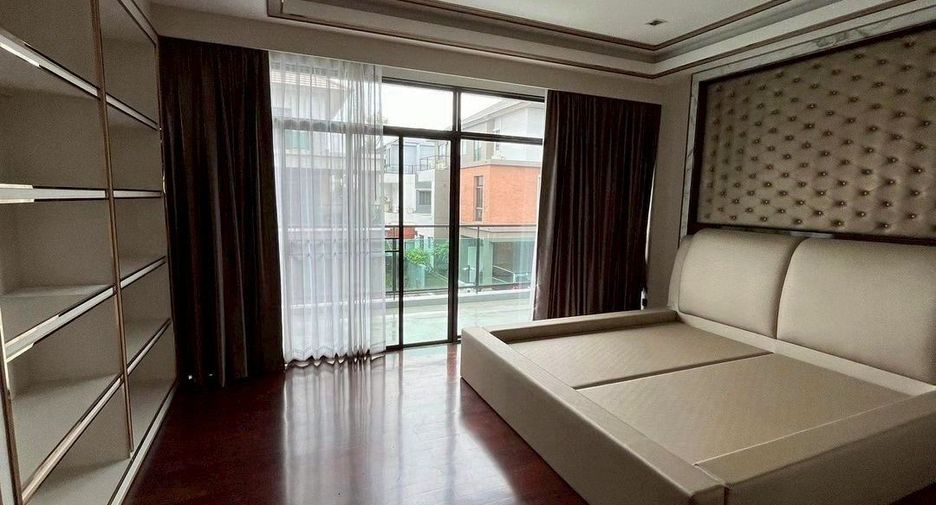 For sale 5 bedrooms house in Saphan Sung, Bangkok
