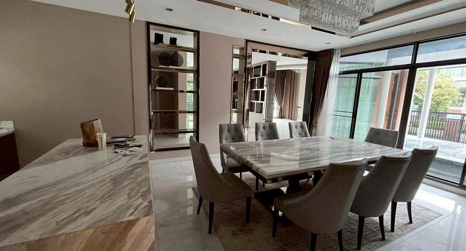 For sale 5 bedrooms house in Saphan Sung, Bangkok