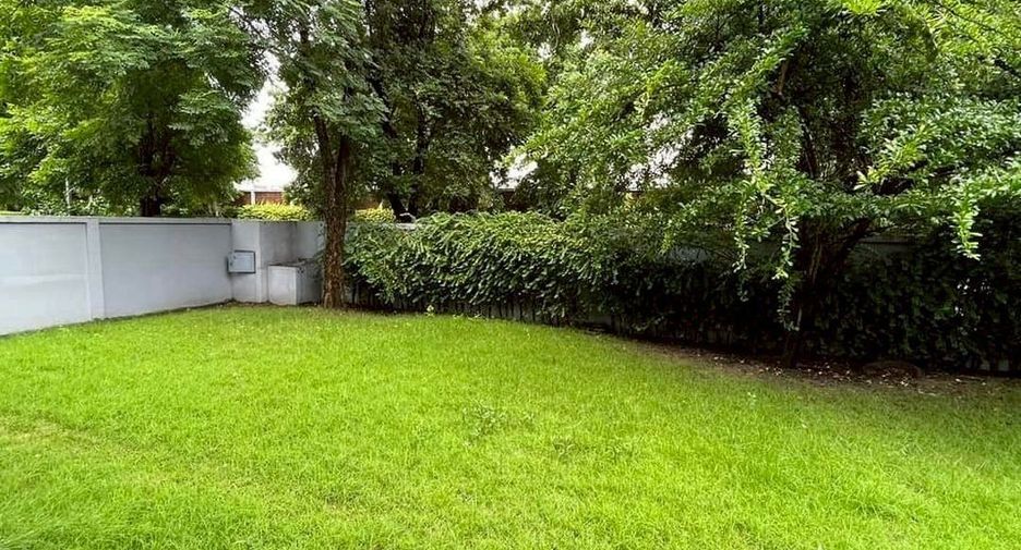 For sale 5 bedrooms house in Saphan Sung, Bangkok