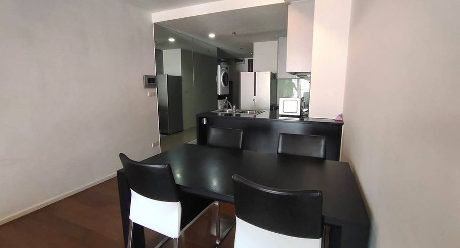 À louer 2 chambres condo à Watthana, Bangkok