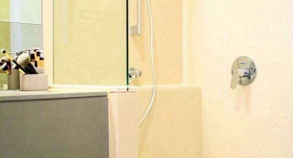 For rent and for sale 1 bed condo in Watthana, Bangkok