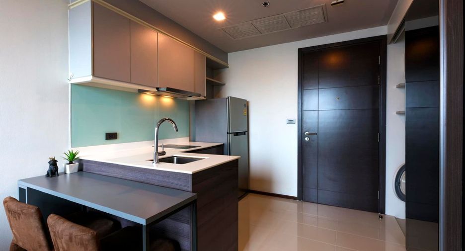 For rent 1 bed condo in Watthana, Bangkok