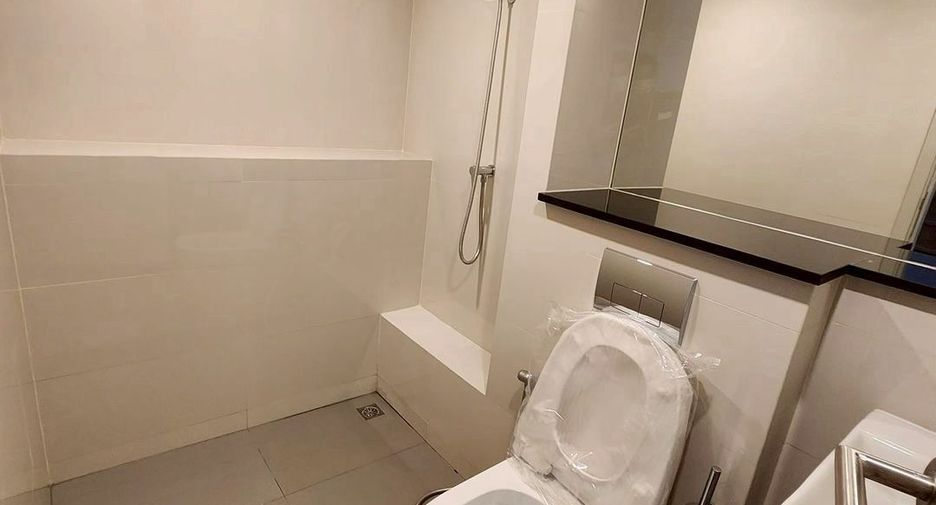 For sale 2 ベッドルーム condo in Sathon, Bangkok
