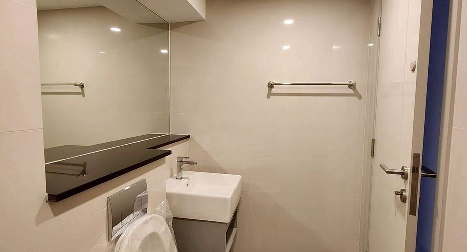 For sale 2 ベッドルーム condo in Sathon, Bangkok
