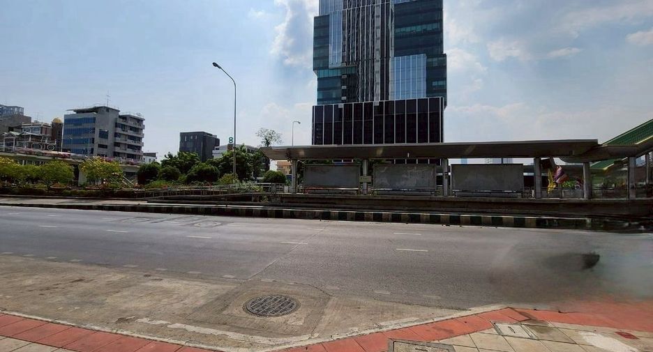 For sale 2 ベッドルーム condo in Sathon, Bangkok
