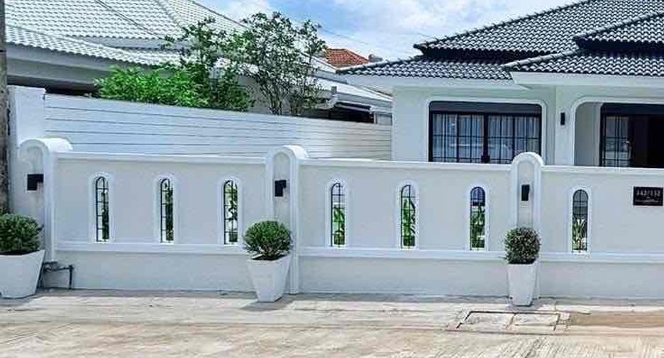 For sale 3 bedrooms house in East Pattaya, Pattaya