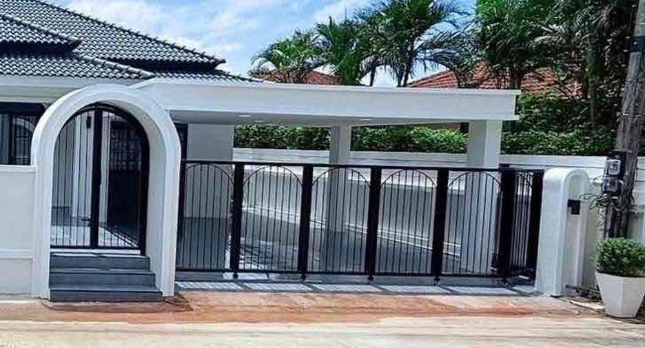 For sale 3 bedrooms house in East Pattaya, Pattaya