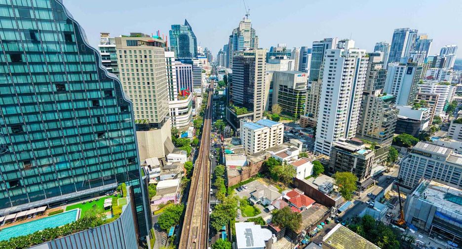 For sale 2 bedrooms condo in Khlong Toei, Bangkok