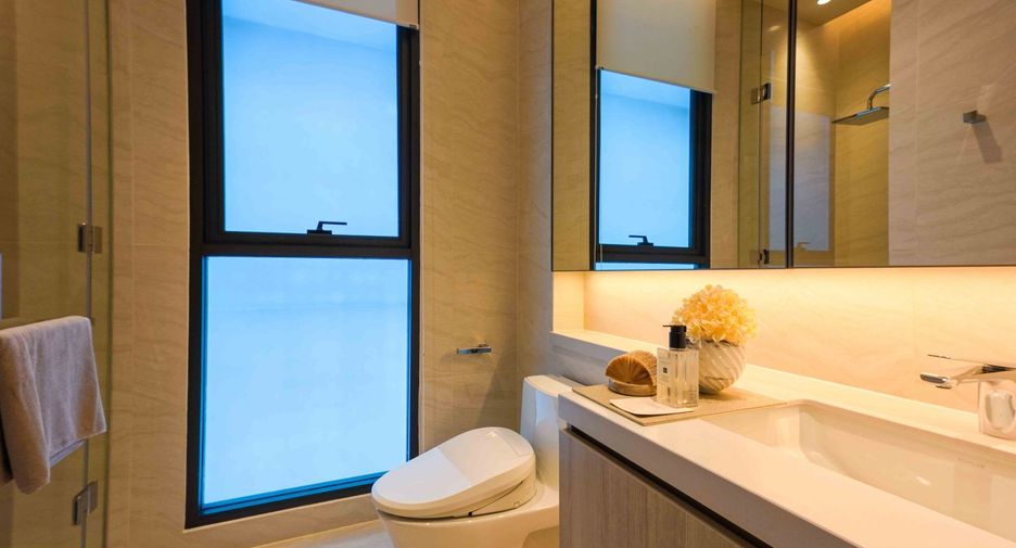For sale 2 bedrooms condo in Khlong Toei, Bangkok