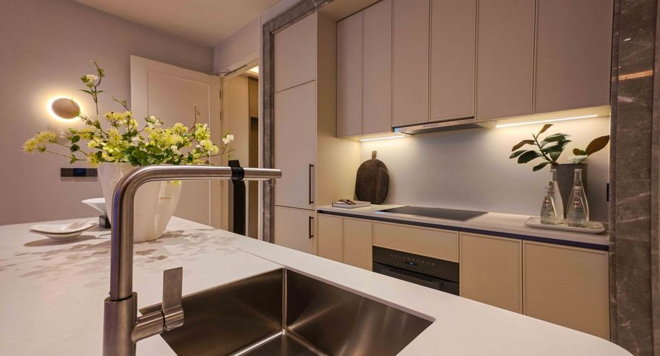 For sale 2 bedrooms condo in Khlong Toei, Bangkok