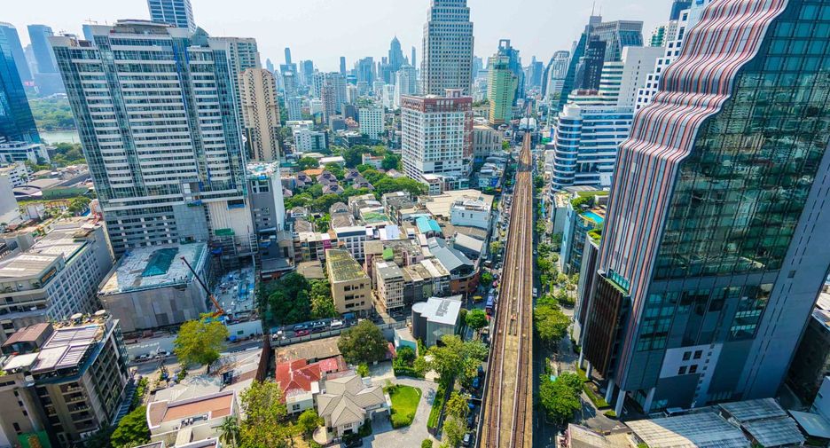 À vendre 2 chambres condo à Khlong Toei, Bangkok