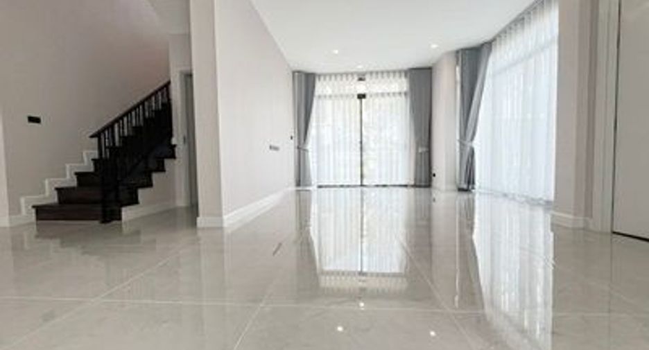 Haus zum Kauf mit 5 Zimmer in Sai Mai, Bangkok