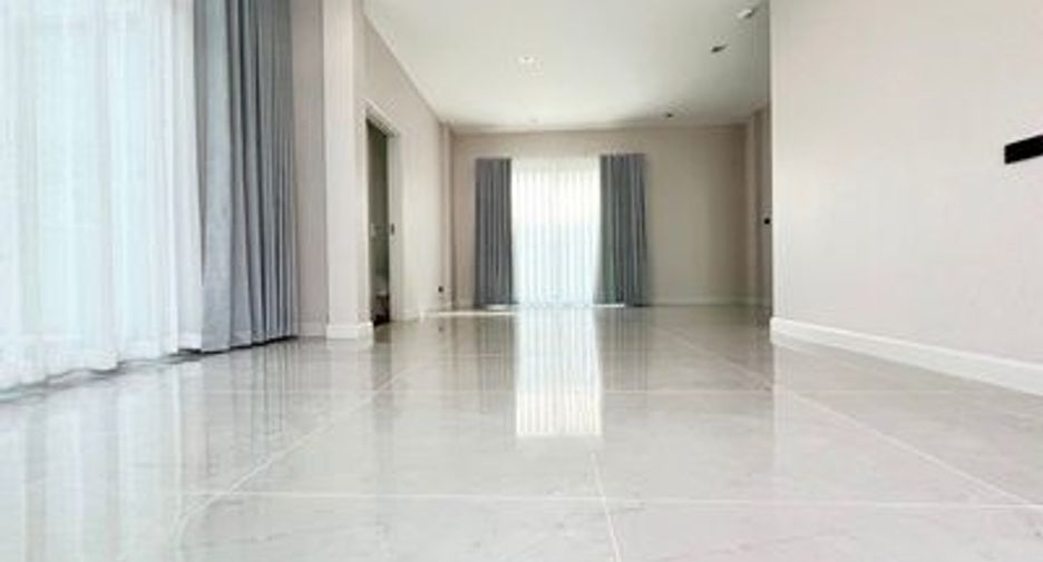 Haus zum Kauf mit 5 Zimmer in Sai Mai, Bangkok