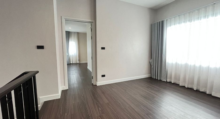 Haus zum Kauf mit 5 Zimmer in Sai Mai, Bangkok