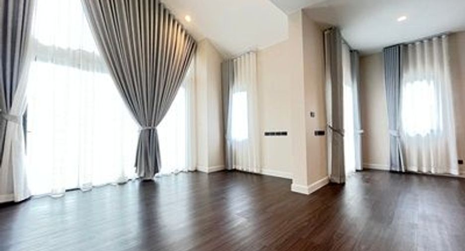 Haus zum Kauf mit 5 Zimmer in Sai Mai, Bangkok