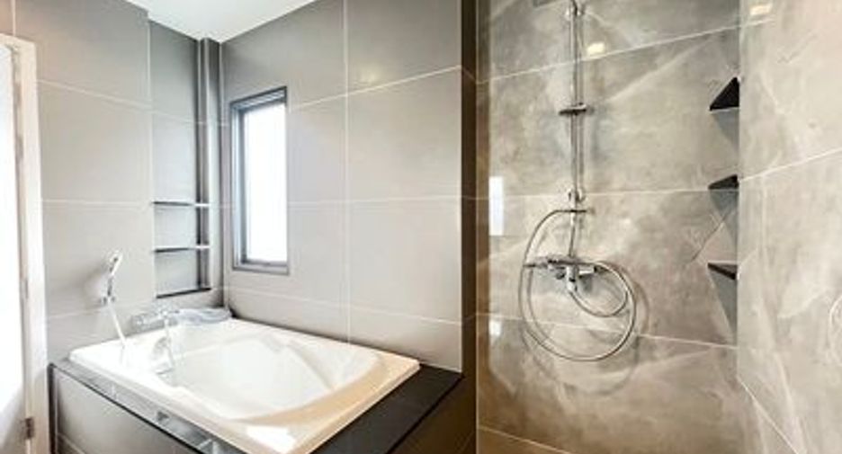Haus zum Kauf mit 5 Zimmer in Sai Mai, Bangkok