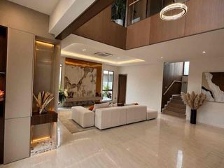 For sale 5 bedrooms villa in Bang Lamung, Chonburi