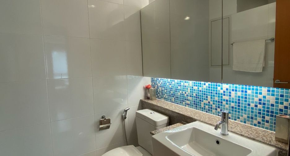 Condo en alquiler y en venta de 2 habitaciones en Phra Khanong, Bangkok
