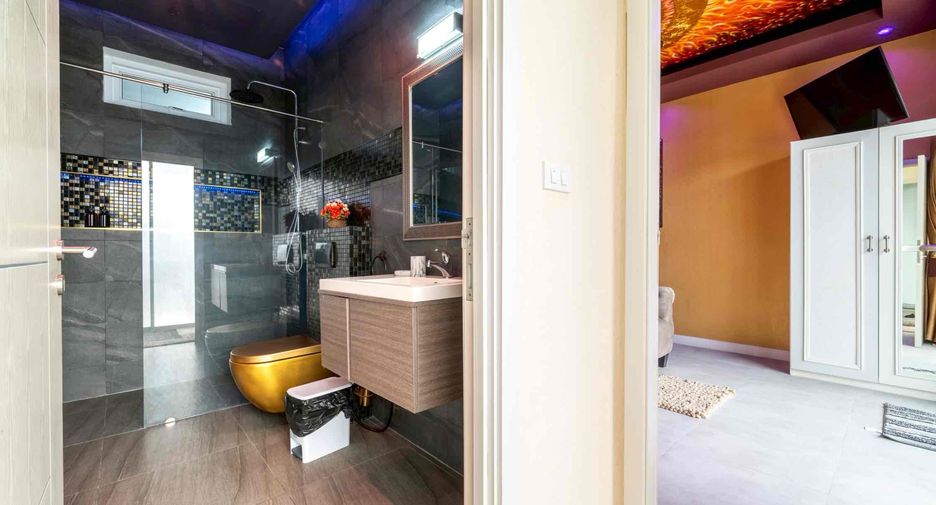 For sale 5 bedrooms villa in East Pattaya, Pattaya