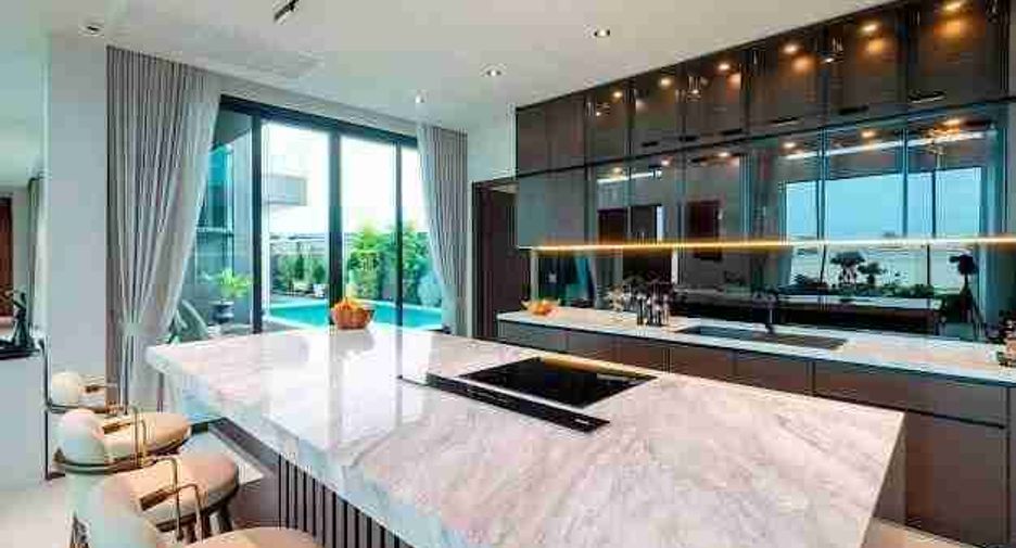 For sale 5 bedrooms villa in East Pattaya, Pattaya