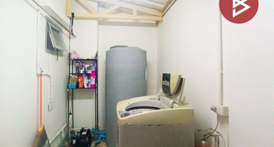 For sale 3 bedrooms townhouse in Mueang Samut Sakhon, Samut Sakhon