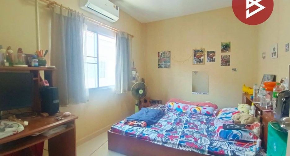 For sale 3 bedrooms townhouse in Mueang Samut Sakhon, Samut Sakhon