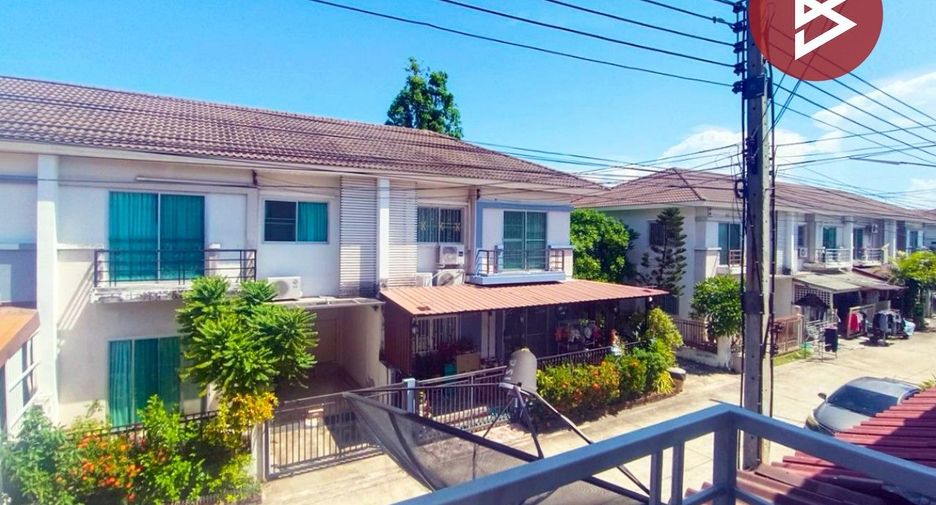 For sale 3 bedrooms townhouse in Mueang Samut Sakhon, Samut Sakhon
