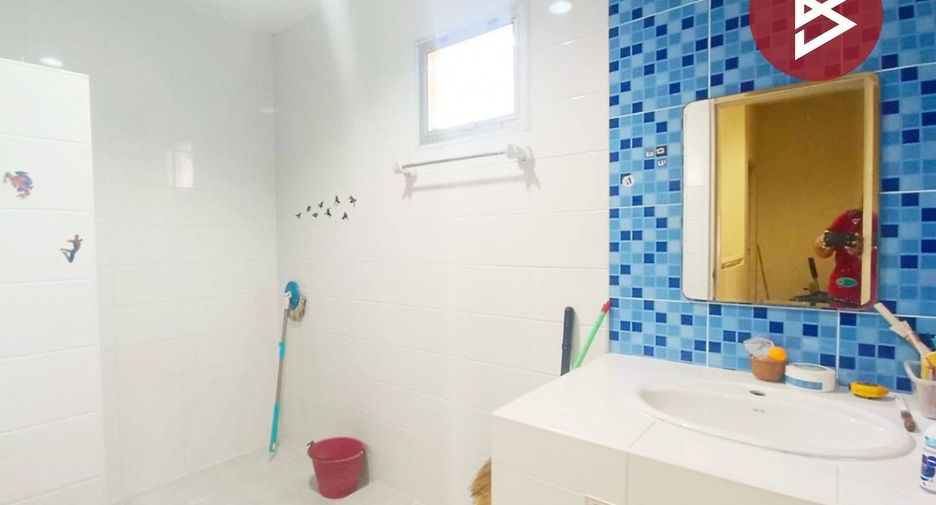 For sale 3 bedrooms townhouse in Mueang Samut Sakhon, Samut Sakhon