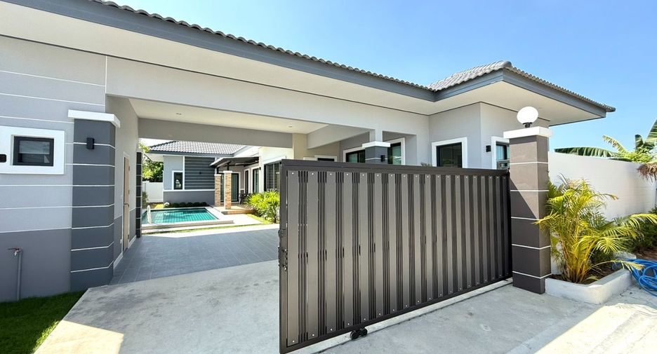 For sale 3 bedrooms villa in Huay Yai, Pattaya