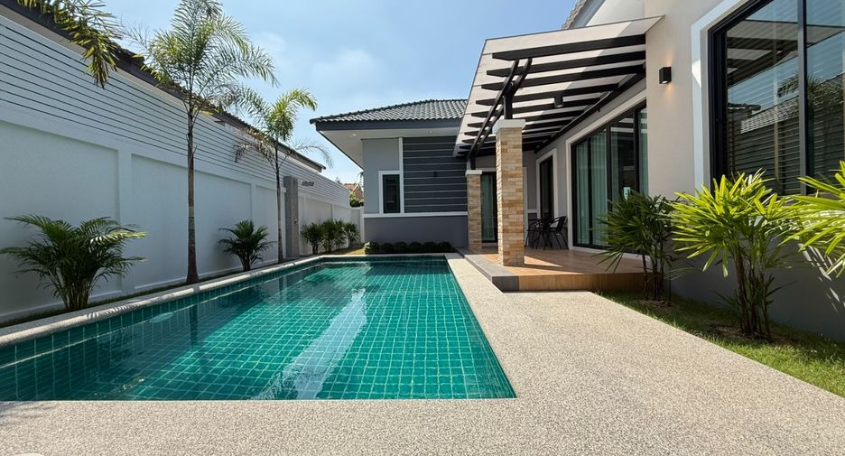 For sale 3 bedrooms villa in Huay Yai, Pattaya