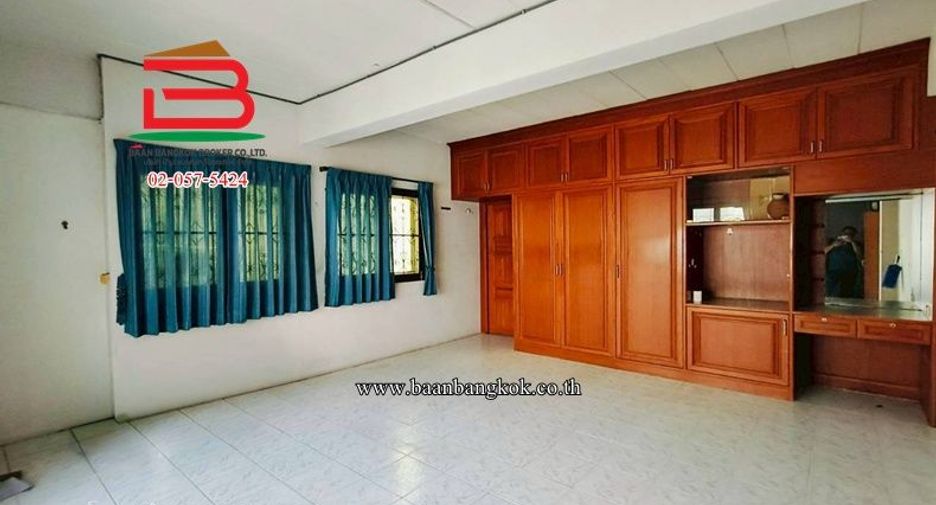 À vendre 3 chambres local commercial à Mueang Nonthaburi, Nonthaburi