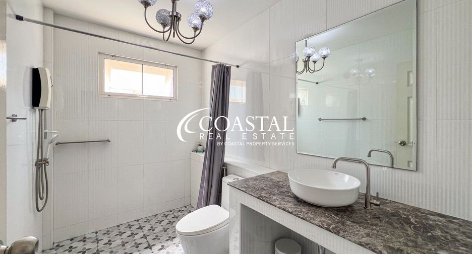 For sale 3 bedrooms house in East Pattaya, Pattaya