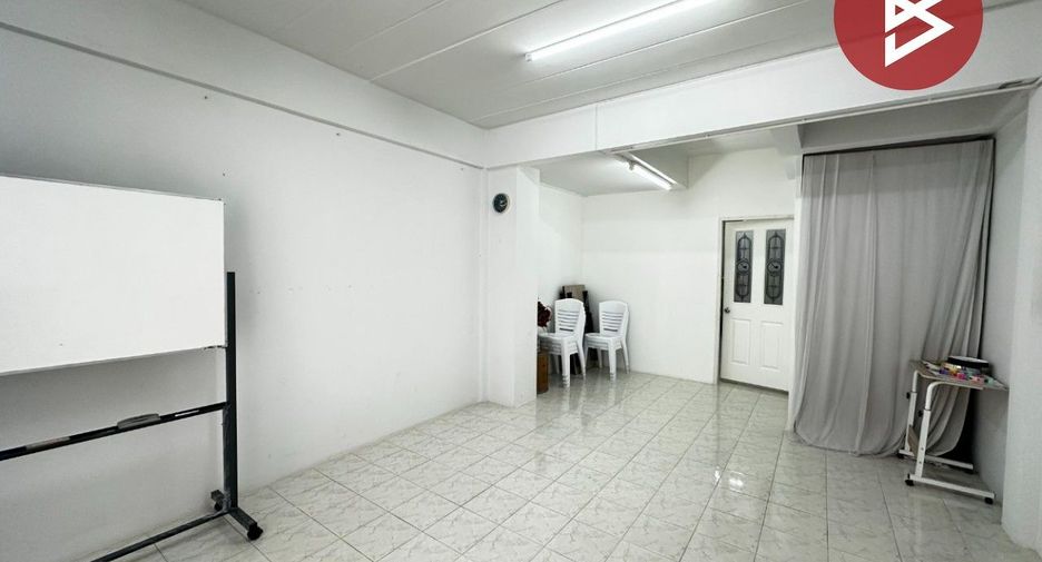 À vendre 2 chambres local commercial à Mueang Chon Buri, Chonburi
