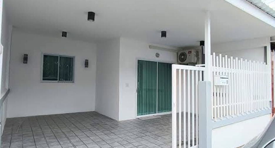 Casa adosada en venta de 2 habitaciones en East Pattaya, Pattaya