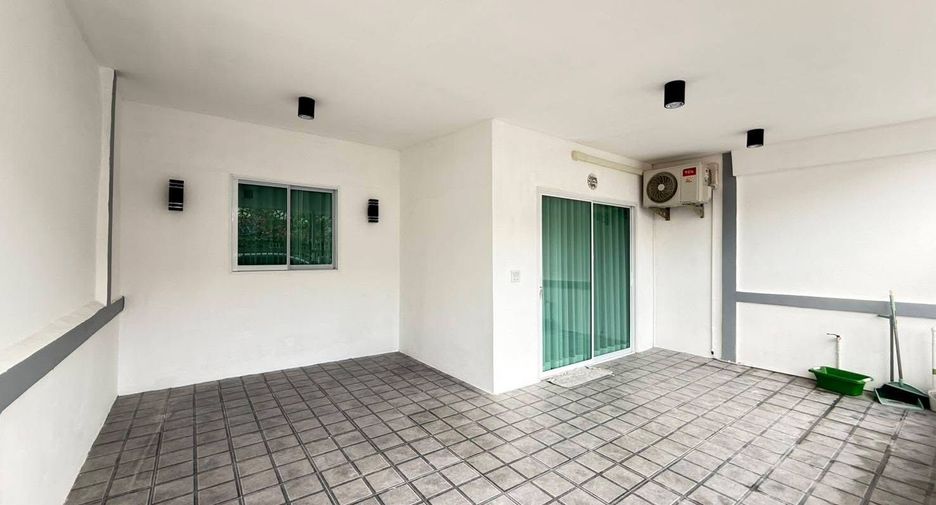 Casa adosada en venta de 2 habitaciones en East Pattaya, Pattaya