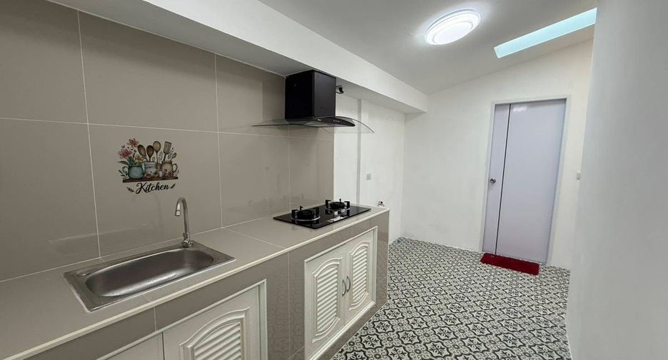 Casa adosada en venta de 2 habitaciones en East Pattaya, Pattaya