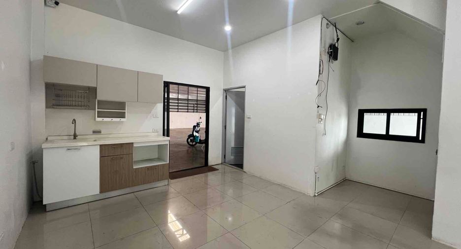 À louer 2 chambres local commercial à Lam Luk Ka, Pathum Thani