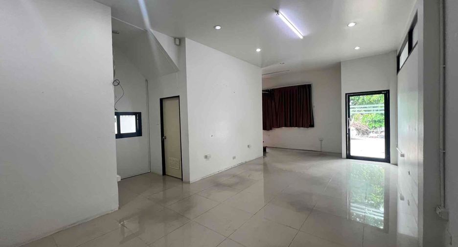 À louer 2 chambres local commercial à Lam Luk Ka, Pathum Thani