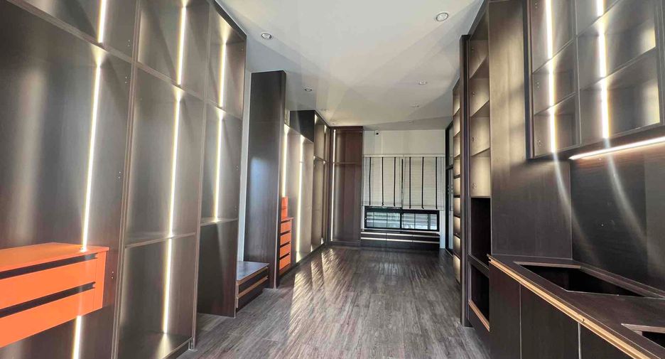 À louer 2 chambres local commercial à Lam Luk Ka, Pathum Thani